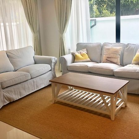 Kamala Beach House - 1 Min Walk To Beach Esterno foto